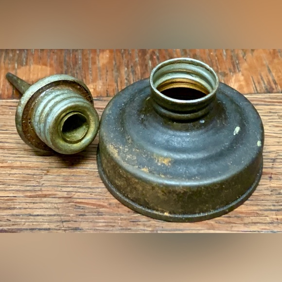 Antique Home Use Metal Straight Standard Spout Oil Can - Picture 6 of 14